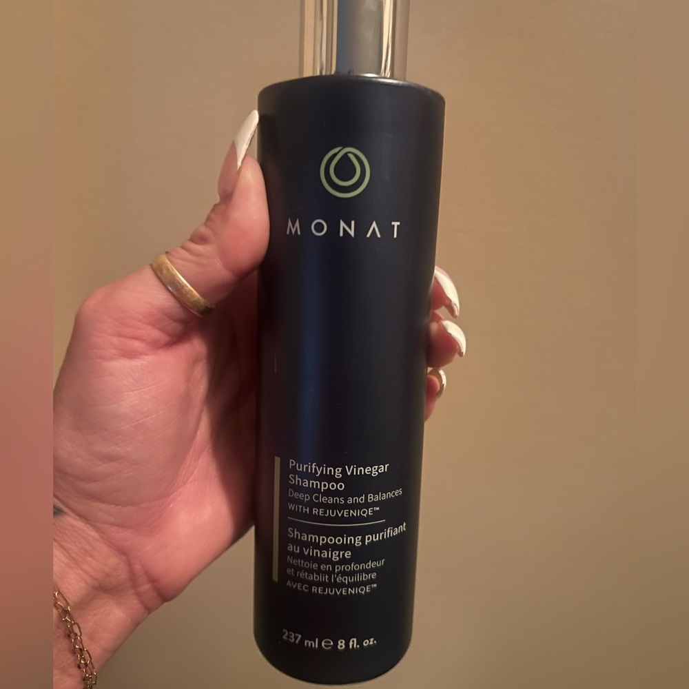 MONAT purifying vinegar shampoo NEW with seal 8oz